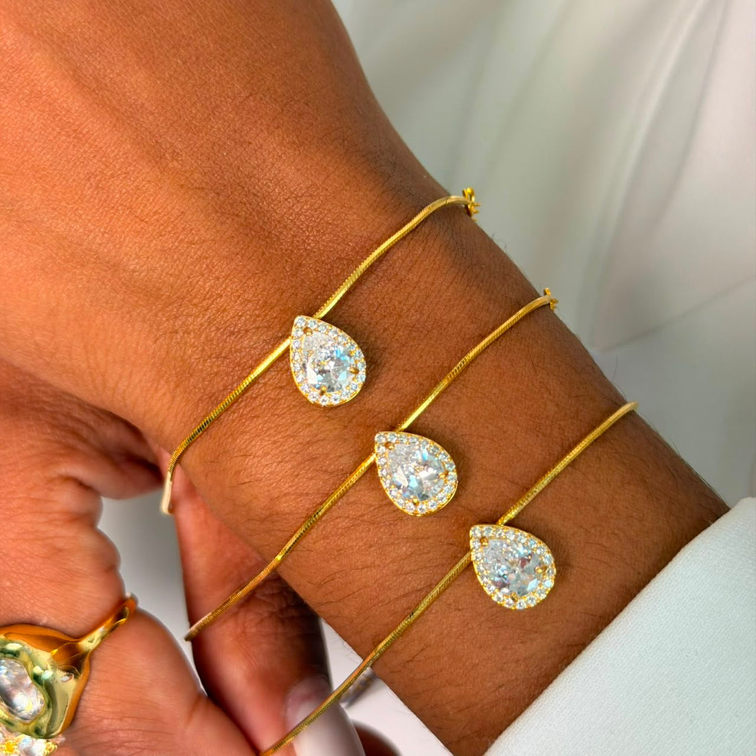 Pulseira Gota com Zircônias Cravejadas Cristal Semi Joia