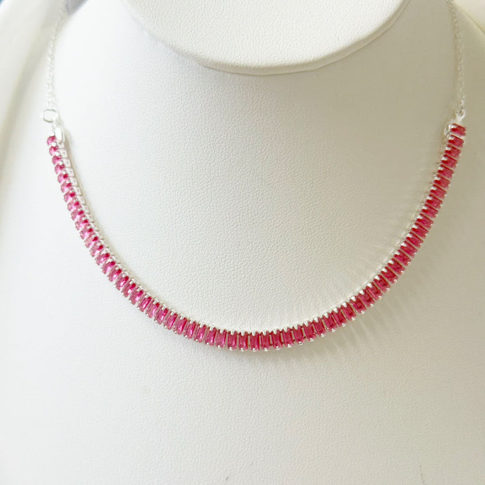 Colar choker riviera baguete semi joia banhada no prata 925