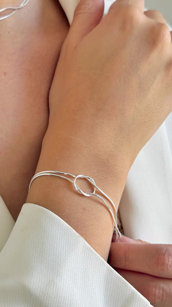 Pulseira Nó em Semi Joia Banhado á PRATA