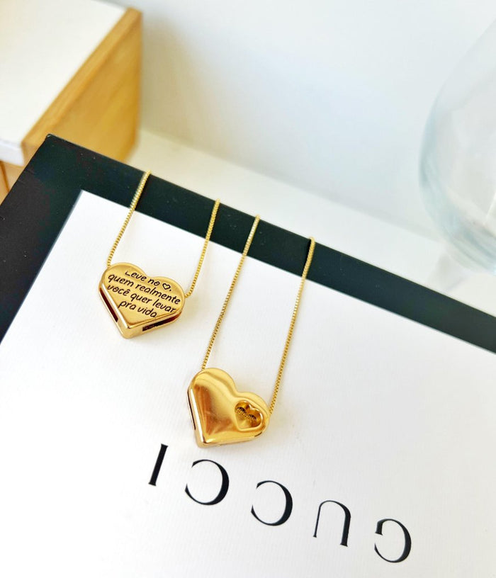 Colr14 Colar Love Gold Dois Lados  Frase Leve No Coração Quem Realmente Você Quer Levar Para Vida Semi Jóia