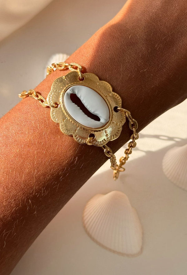 Pulseira elos buzios branco folheada