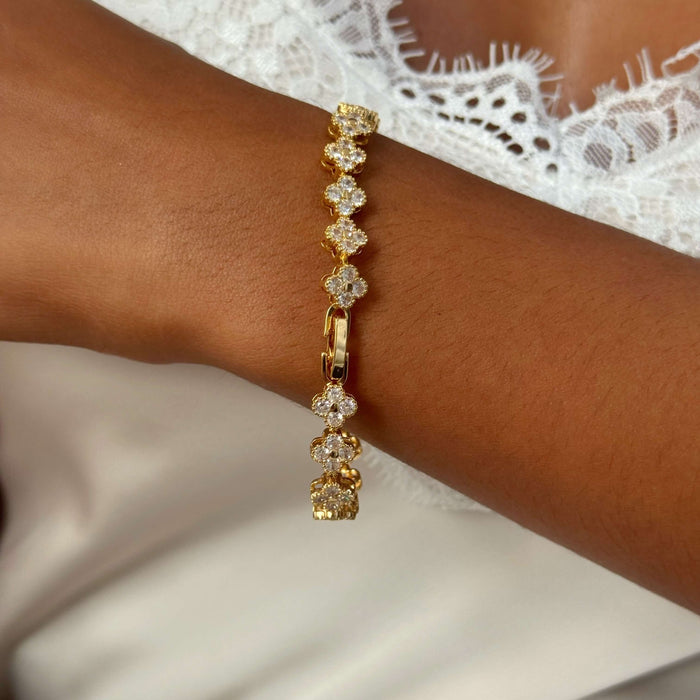 Pulseira Trevo com Fecho Gaveta e Zircônias Cravejadas Semi Joia