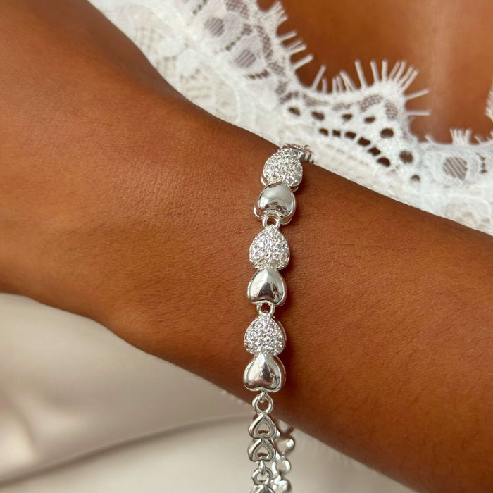 Pulseira Riviera Coração Vazado com Zircônias Cravejadas Banhada a Prata 925