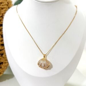 Colar Concha Cravejada Com Pérola Folheado á OURO18k - Imagem 1