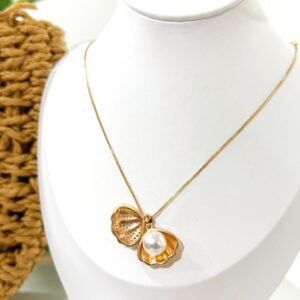 Colar Concha Cravejada Com Pérola Folheado á OURO18k - Imagem 2