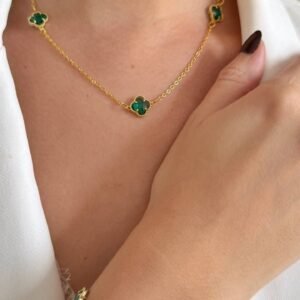 Conjunto Trevo Verde Com Colar - Pulseira e Brinco Dourado - Imagem 1
