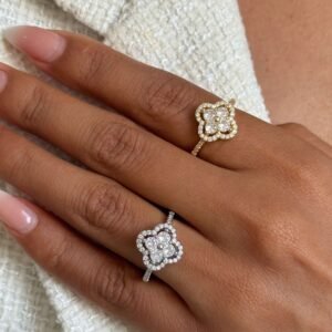 Anel Trevo com Zircônias Cravejadas Folheado a Ouro 18K ou Prata com Verniz Protetor - Imagem 2