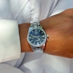 Relógio Prata com Fundo Preto lux Feminino à Prova d’Água com Zircônia Cravejadas - Imagem 2